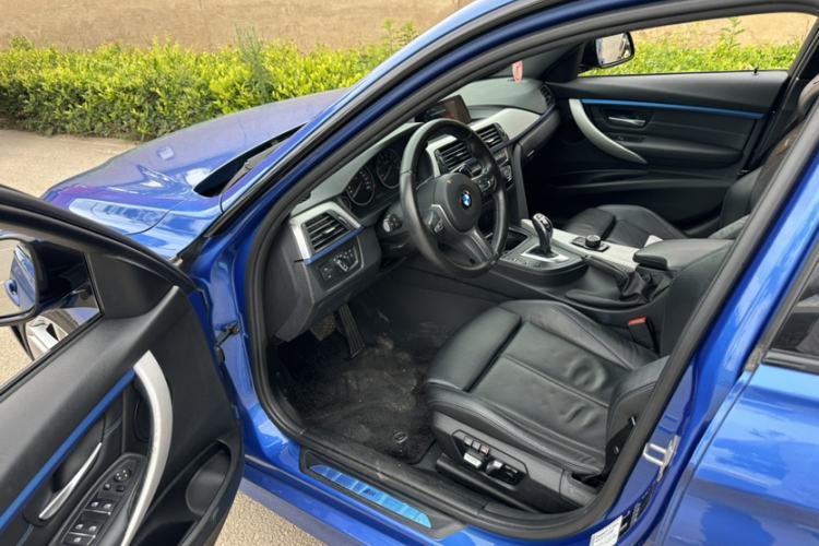 Used BMW 3 Series 2019 320i M Sport Package Interior 13