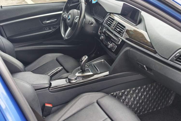 Used BMW 3 Series 2019 320Li M Sport Night Edition Interior 2