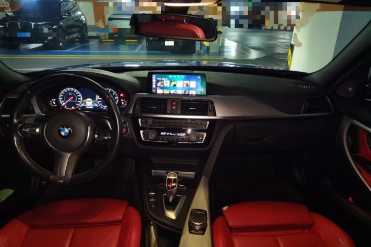 Used BMW 3 Series 2019 320i M Sport Night Edition Interior 2