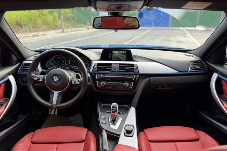 Used BMW 3 Series 2019 320i M Sport Package Interior 3