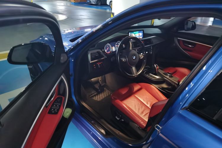 Used BMW 3 Series 2019 320i M Sport Night Edition Interior 3