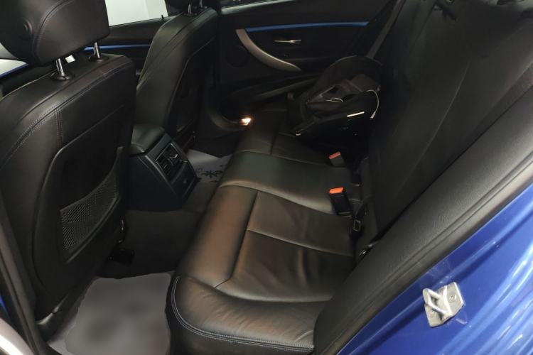 Used BMW 3 Series 2019 320i M Sport Package Interior 4