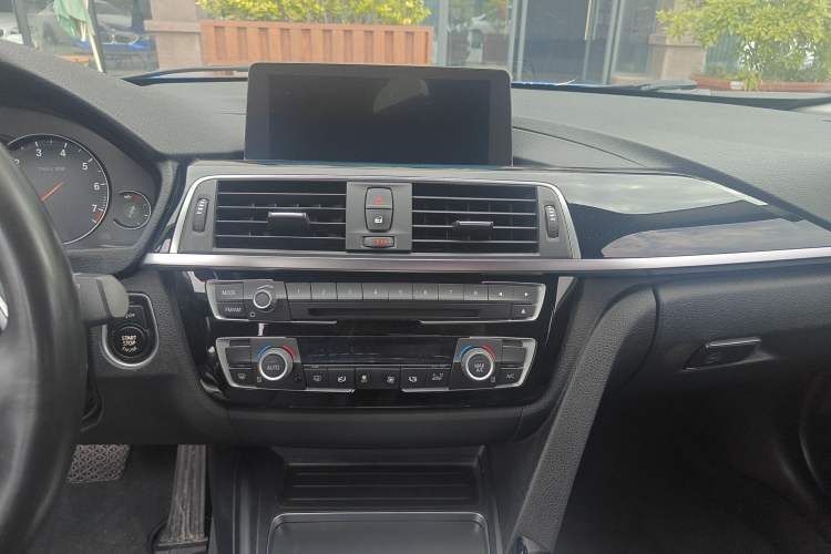 Used BMW 3 Series 2019 320Li M Sport Package Interior 5