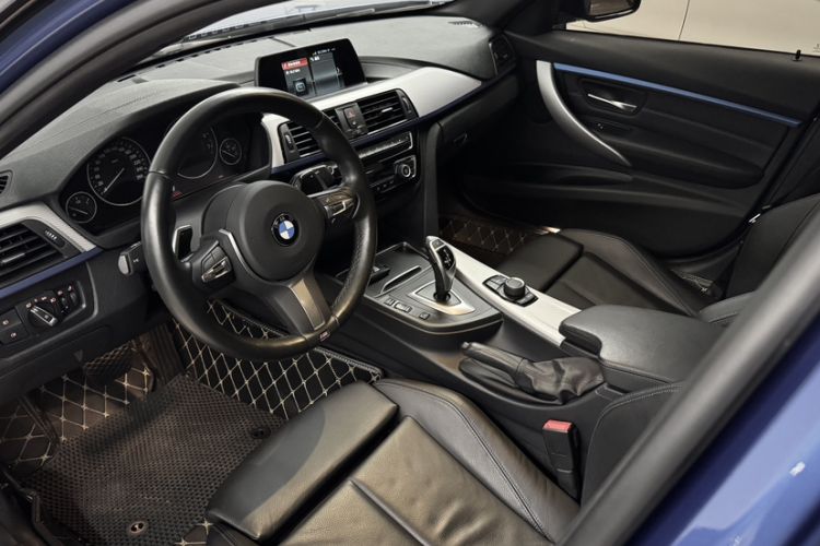 Used BMW 3 Series 2019 320i M Sport Package Interior 6