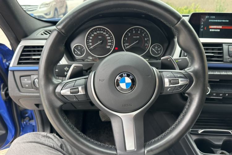 Used BMW 3 Series 2019 320i M Sport Package Interior 7