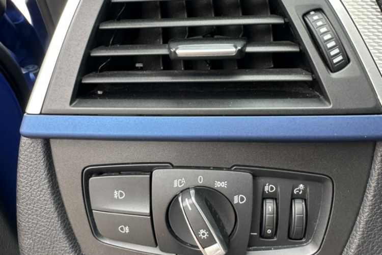 Used BMW 3 Series 2019 320i M Sport Package Interior 8