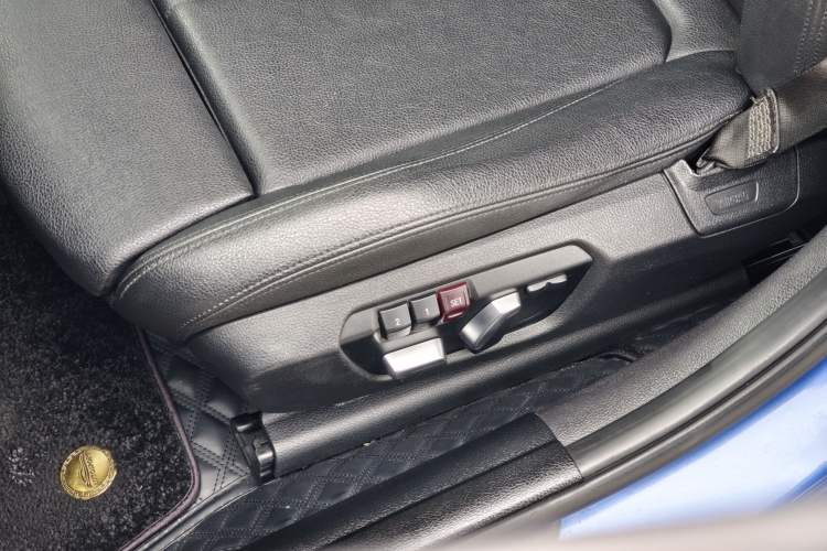 Used BMW 3 Series 2019 320Li M Sport Night Edition Interior 9