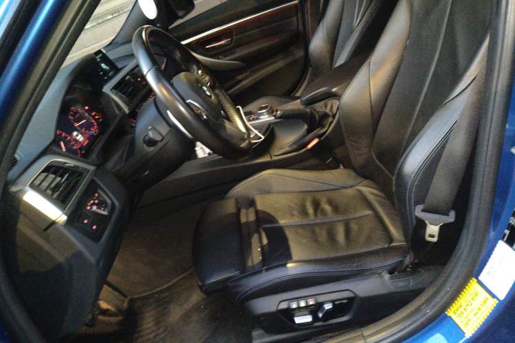Used BMW 3 Series 2019 320i M Sport Night Edition Left Front Seat
