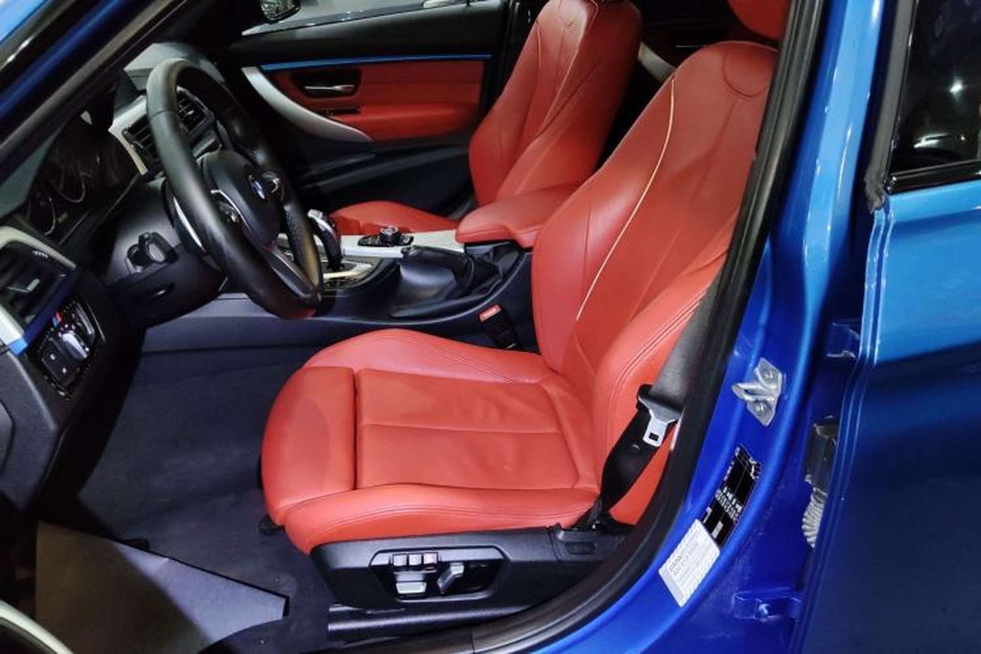 Used BMW 3 Series 2019 320i M Sport Package Left Front Seat