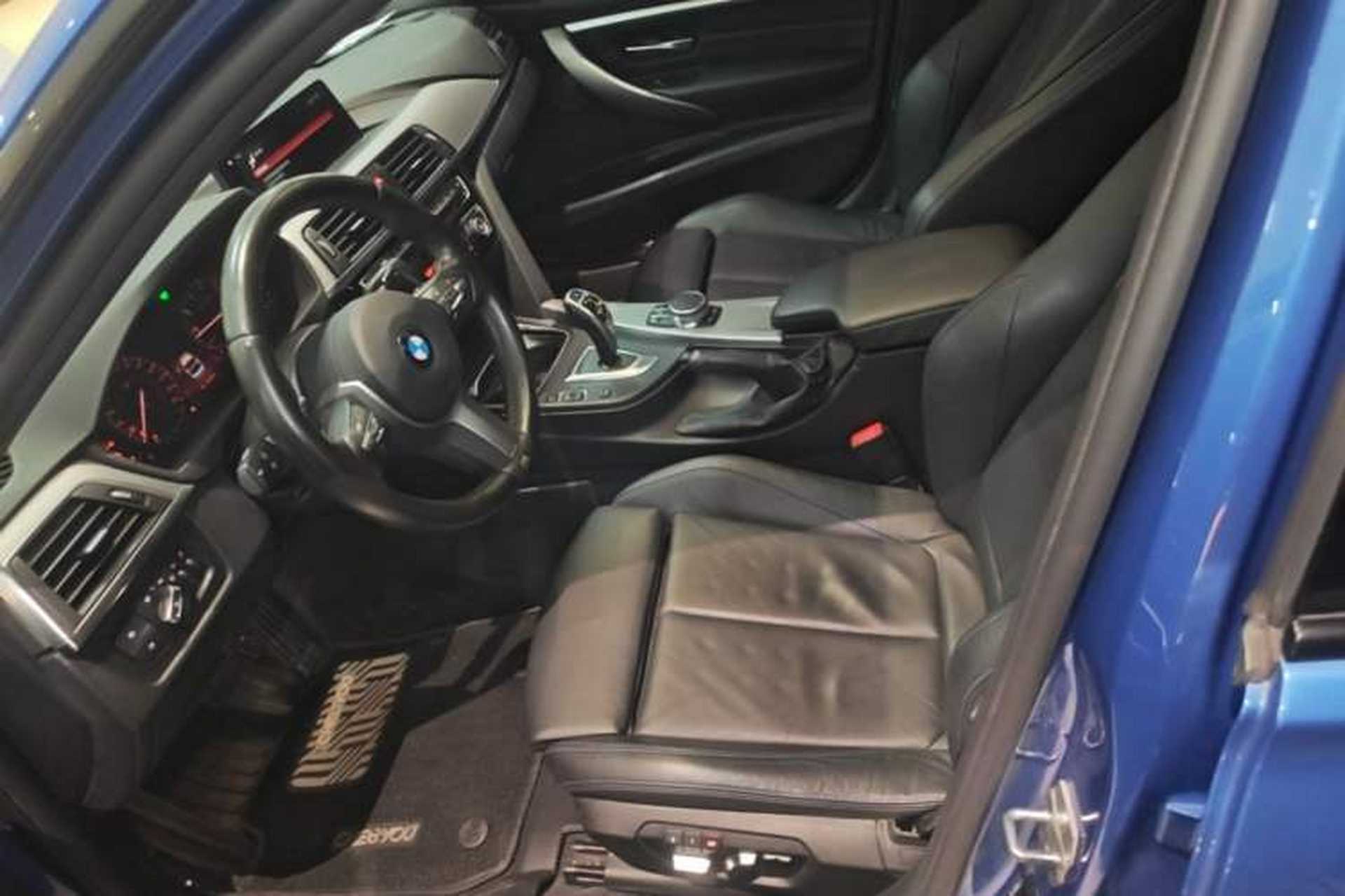 Used BMW 3 Series 2019 320i M Sport Night Edition Left Front Seat