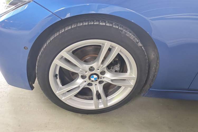 Used BMW 3 Series 2019 320i M Sport Package Left Front Wheel Hub