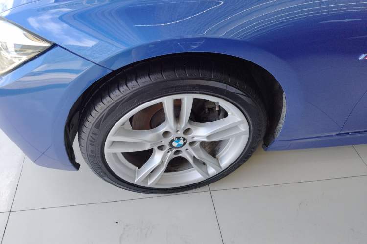 Used BMW 3 Series 2019 320i M Sport Package Left Front Wheel Hub