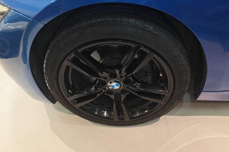 Used BMW 3 Series 2019 320i M Sport Night Edition Left Front Wheel Hub