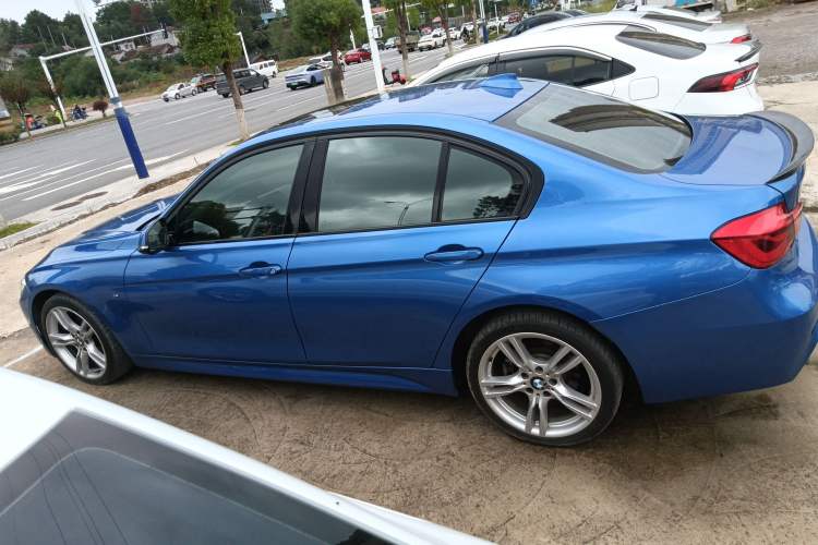 Used BMW 3 Series 2019 320i M Sport Package Left Side