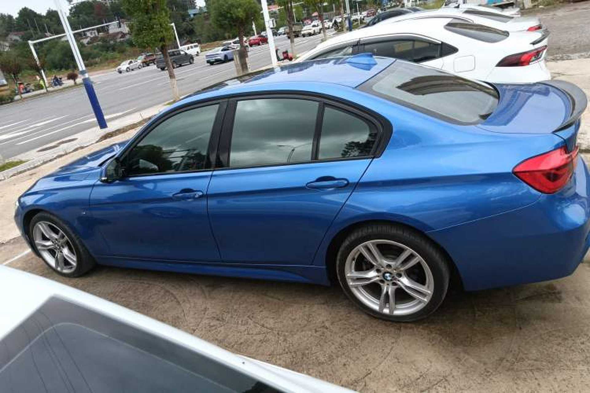 Used BMW 3 Series 2019 320i M Sport Package Left Side