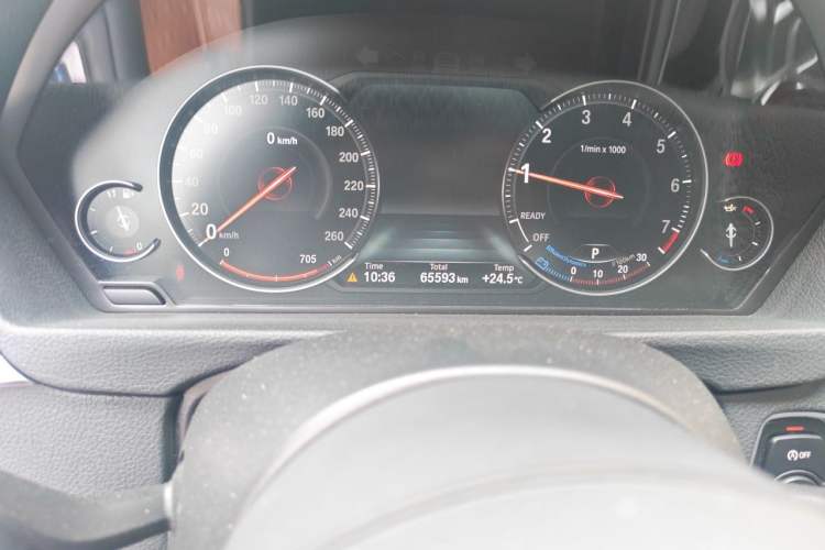 Used BMW 3 Series 2019 320Li M Sport Package Odometer Close Up