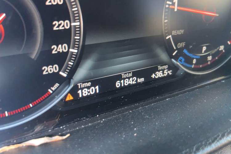 Used BMW 3 Series 2019 320Li M Sport Package Odometer Close Up