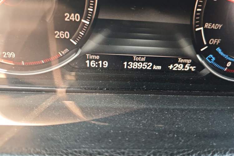 Used BMW 3 Series 2019 320Li M Sport Package Odometer Close Up