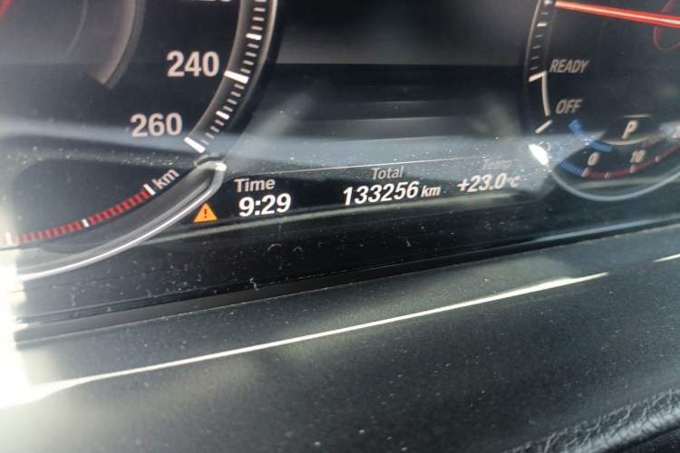 Used BMW 3 Series 2019 320Li M Sport Package Odometer Close Up