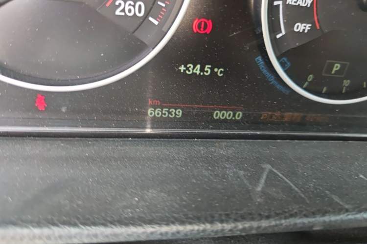Used BMW 3 Series 2019 320i M Sport Package Odometer Close Up