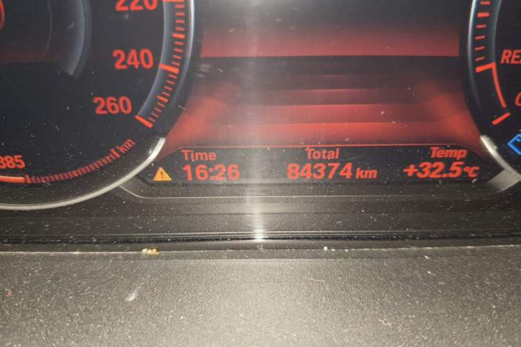 Used BMW 3 Series 2019 320Li M Sport Package Odometer Close Up