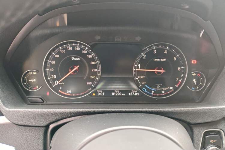 Used BMW 3 Series 2019 320Li M Sport Package Odometer Close Up