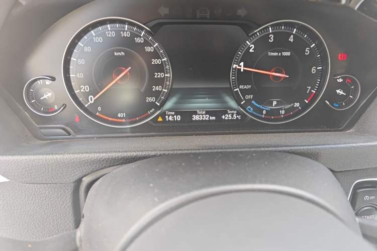 Used BMW 3 Series 2019 320Li M Sport Package Odometer Close Up
