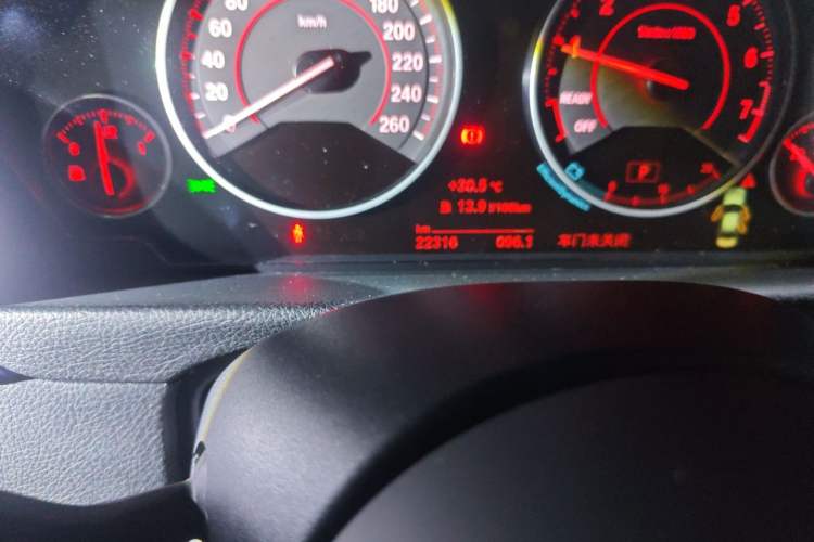 Used BMW 3 Series 2019 320i M Sport Package Odometer Close Up