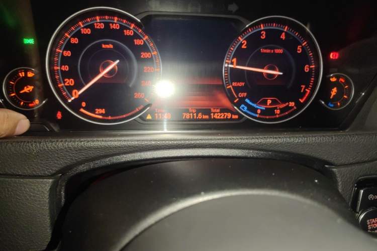 Used BMW 3 Series 2019 320Li M Sport Package Odometer Close Up