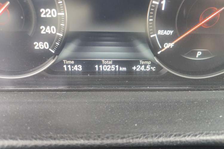 Used BMW 3 Series 2019 320i M Sport Night Edition Odometer Close Up