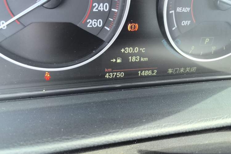 Used BMW 3 Series 2019 320i M Sport Package Odometer Close Up