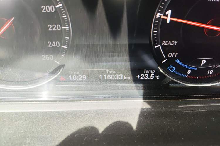 Used BMW 3 Series 2019 320Li M Sport Package Odometer Close Up