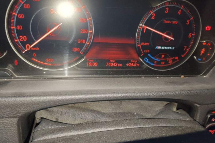 Used BMW 3 Series 2019 320Li M Sport Package Odometer Close Up