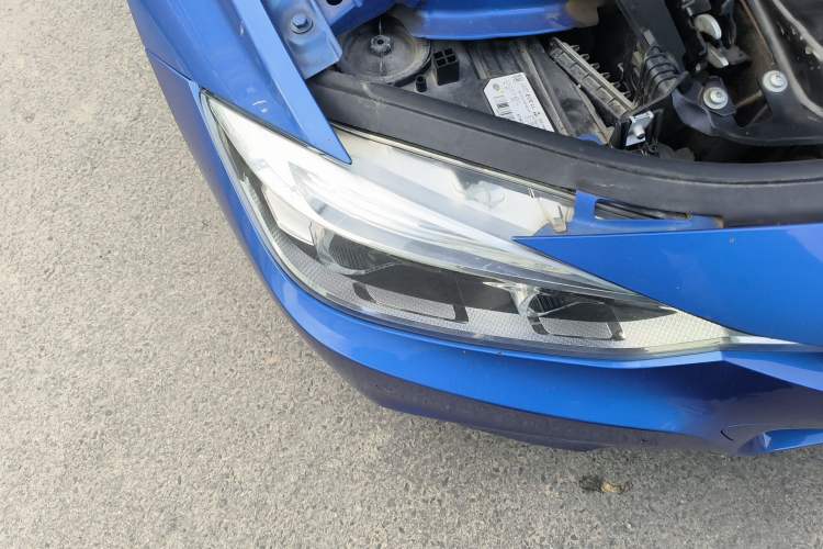 Used BMW 3 Series 2019 320i M Sport Package Right Front Headlight