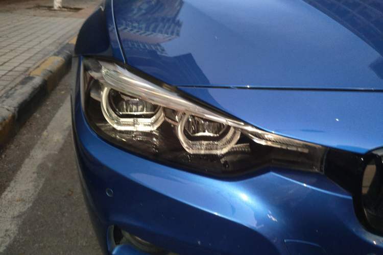 Used BMW 3 Series 2019 320i M Sport Night Edition Right Front Headlight