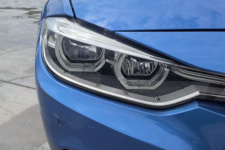 Used BMW 3 Series 2019 320i M Sport Package Right Front Headlight