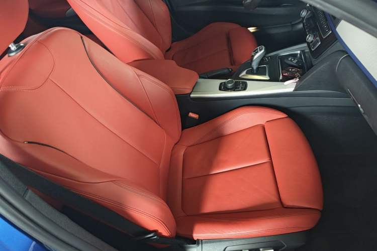 Used BMW 3 Series 2019 320i M Sport Package Right Front Seat