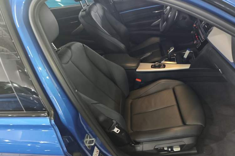 Used BMW 3 Series 2019 320i M Sport Package Right Front Seat