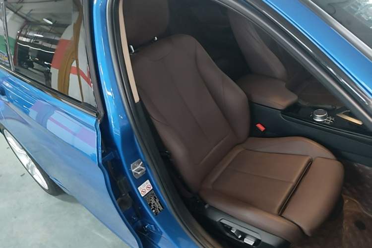 Used BMW 3 Series 2019 320Li M Sport Package Right Front Seat