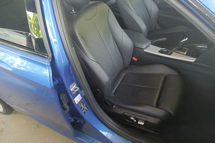 Used BMW 3 Series 2019 320i M Sport Package Right Front Seat