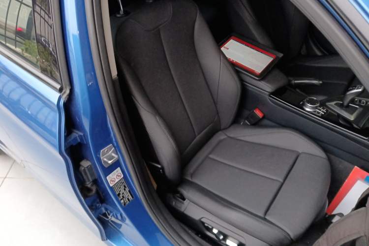 Used BMW 3 Series 2019 320Li M Sport Package Right Front Seat