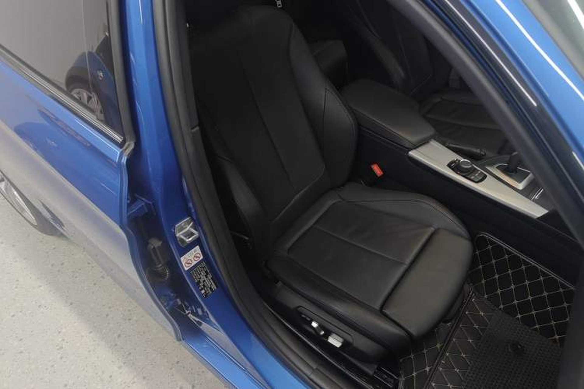 Used BMW 3 Series 2019 320i M Sport Package Right Front Seat