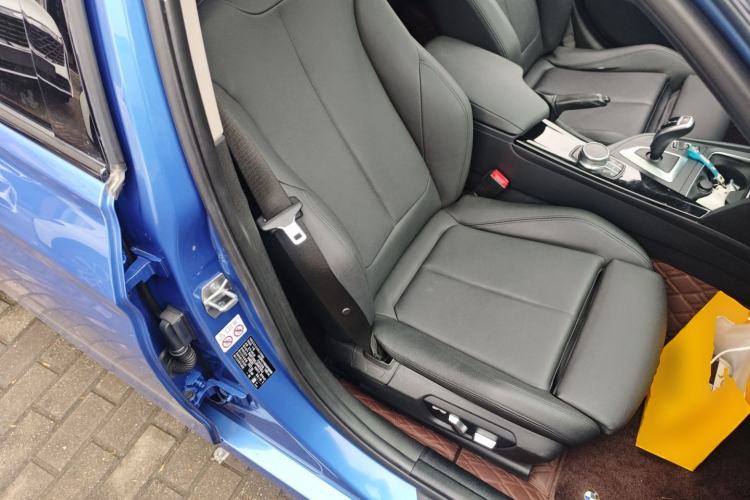 Used BMW 3 Series 2019 320Li M Sport Package Right Front Seat
