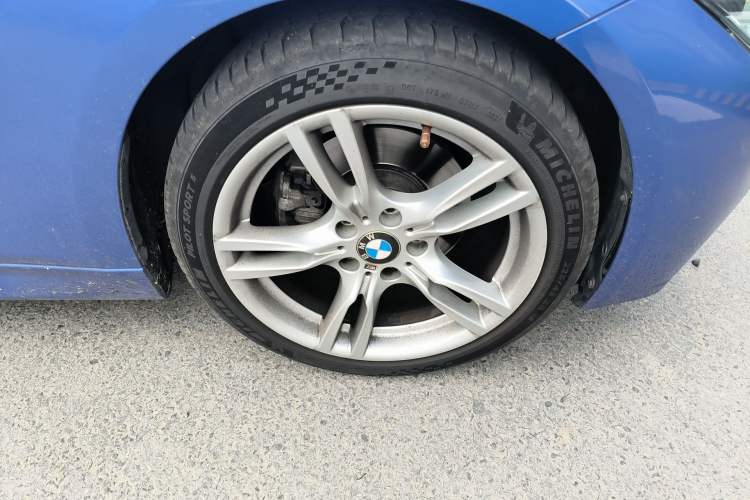 Used BMW 3 Series 2019 320i M Sport Package Right Front Wheel Hub