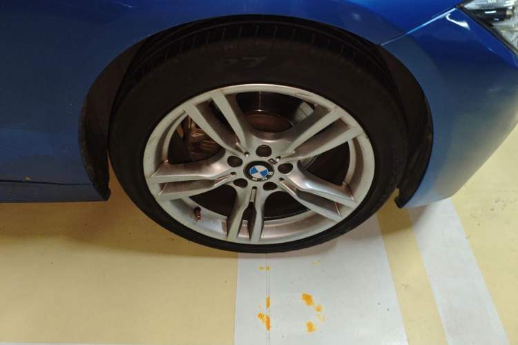 Used BMW 3 Series 2019 320Li M Sport Package Right Front Wheel Hub