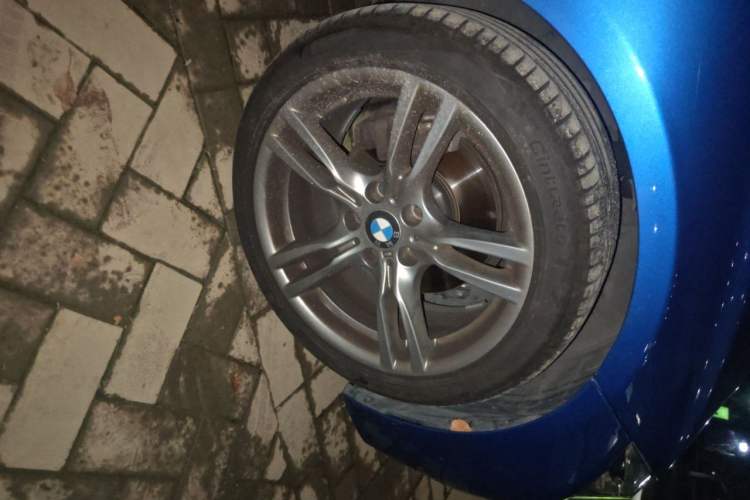 Used BMW 3 Series 2019 320Li M Sport Night Edition Right Front Wheel Hub