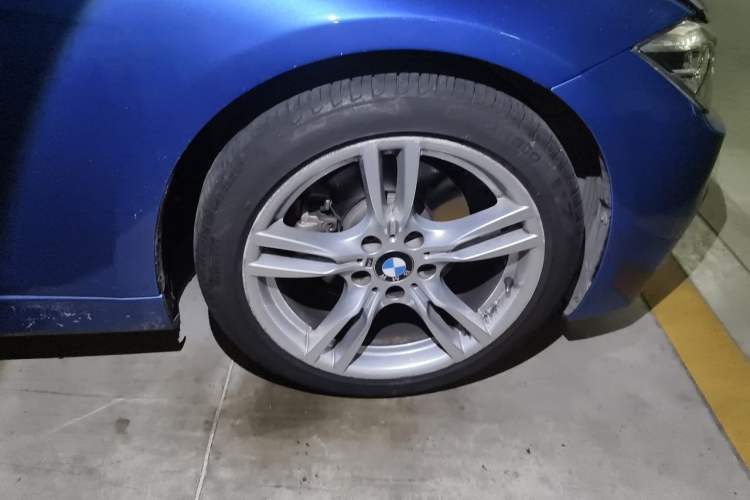 Used BMW 3 Series 2019 320Li M Sport Package Right Front Wheel Hub