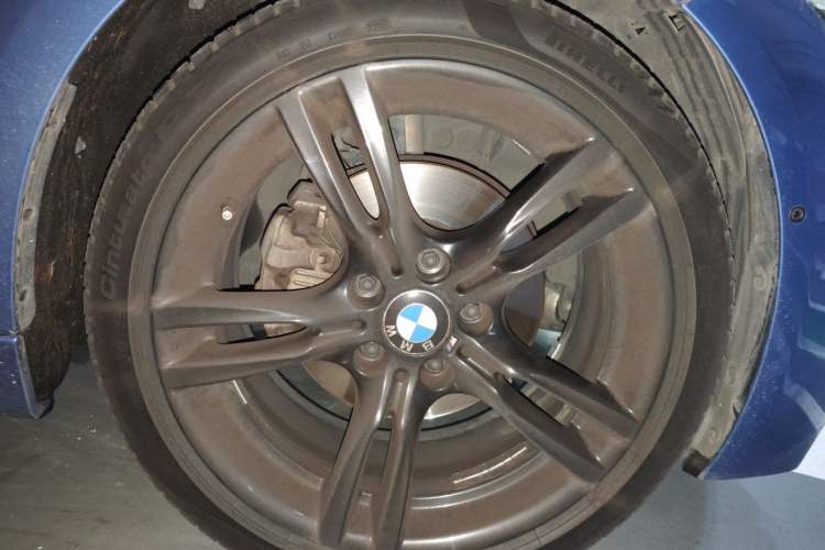 Used BMW 3 Series 2019 320i M Sport Night Edition Right Front Wheel Hub
