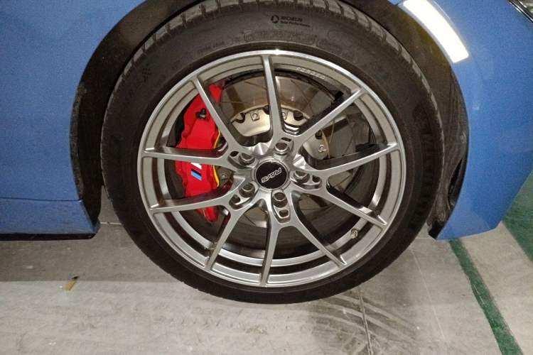 Used BMW 3 Series 2019 320i M Sport Night Edition Right Front Wheel Hub