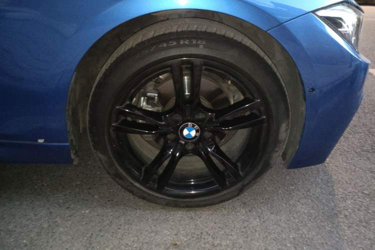 Used BMW 3 Series 2019 320i M Sport Night Edition Right Front Wheel Hub